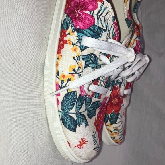 Size 10 women’s Low-Top Sneakers with Floral canvas Print - cushy insoles - Picture 5 of 12
